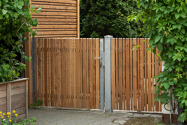 Gartentor zur individuellen Beplankung mit Zaunlatten aus Lärchenholz